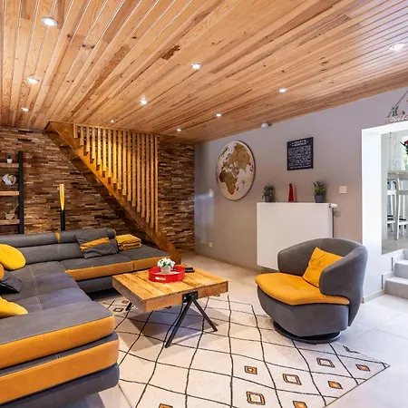 La Petite Maison Au Bord De L'eau Hébergement de vacances Hastiere-par-dela