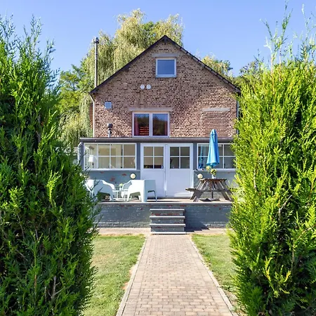 Hébergement de vacances La Petite Maison Au Bord De L'eau Hastiere-par-dela
