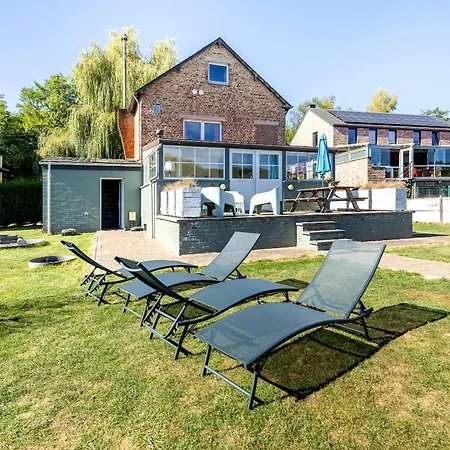 La Petite Maison Au Bord De L'eau Hébergement de vacances