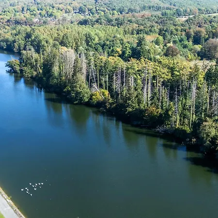 La Petite Maison Au Bord De L'eau Hébergement de vacances *