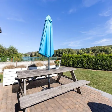 Hébergement de vacances La Petite Maison Au Bord De L'eau *