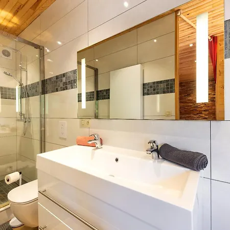 La Petite Maison Au Bord De L'eau Hébergement de vacances Hastiere-par-dela