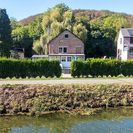 Hébergement de vacances La Petite Maison Au Bord De L'eau